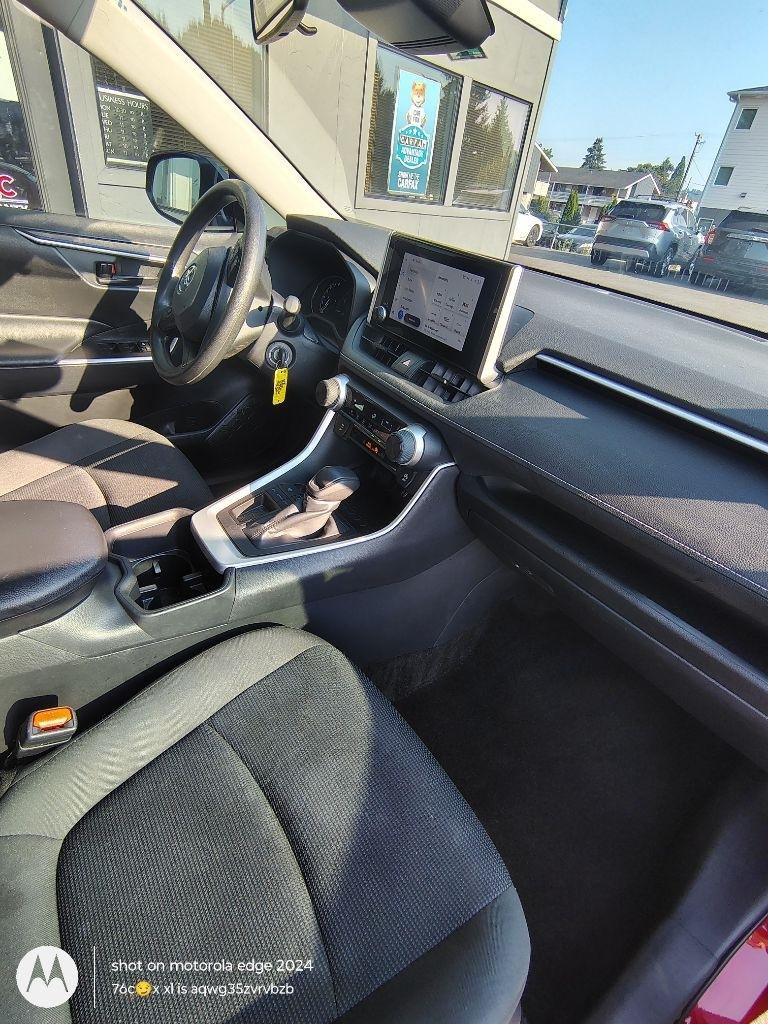 Toyota RAV4  2025