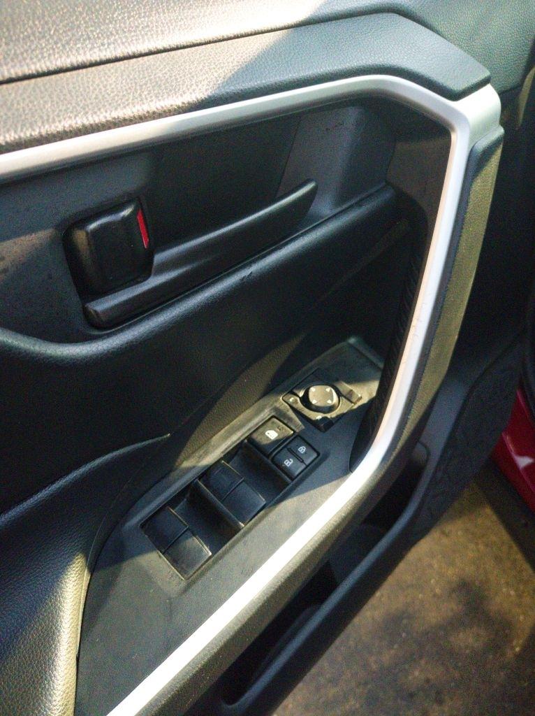 Toyota RAV4  2025