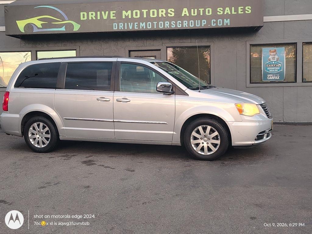 Chrysler Town & Country  2011