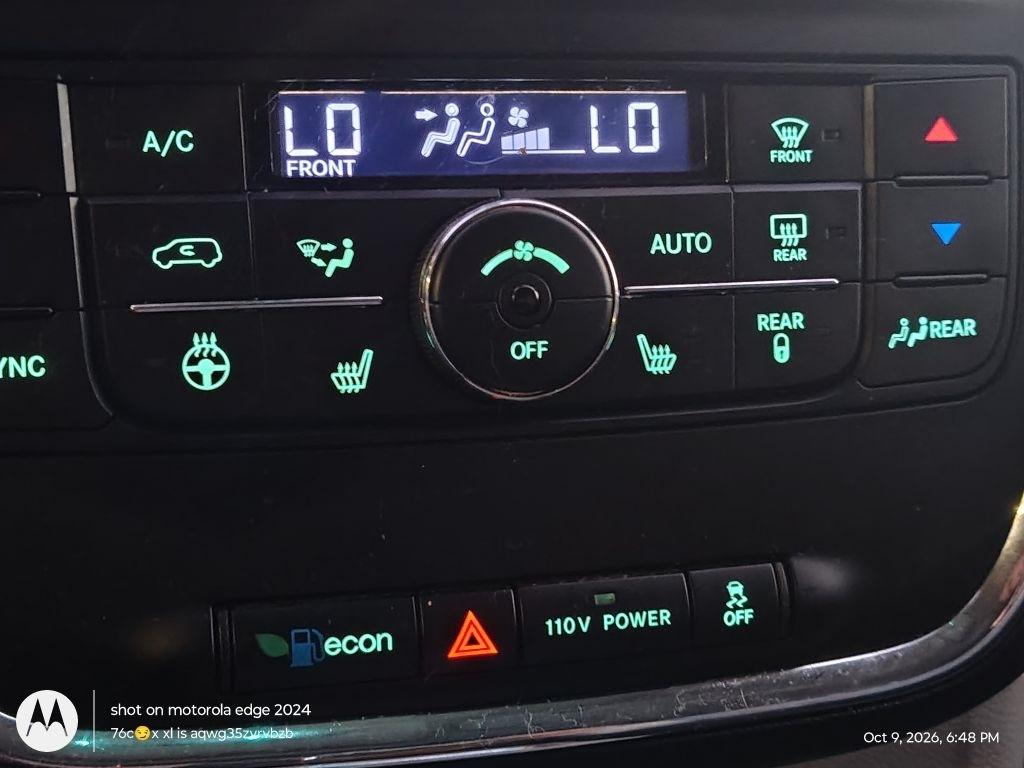 Chrysler Town & Country  2011