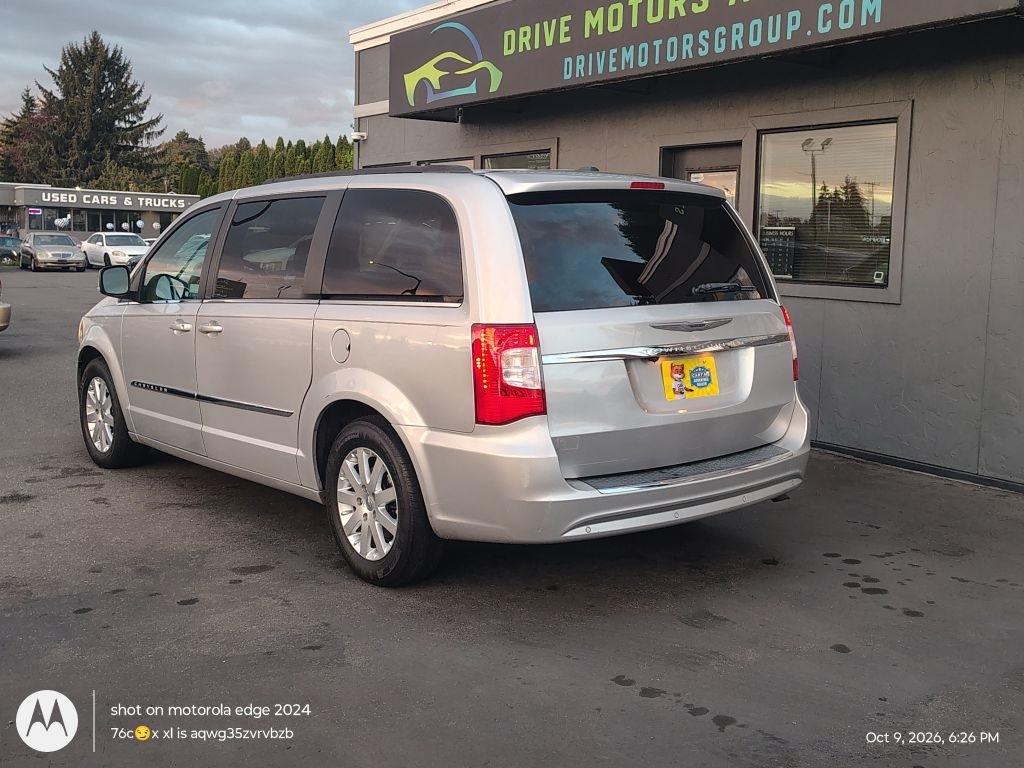 Chrysler Town & Country  2011