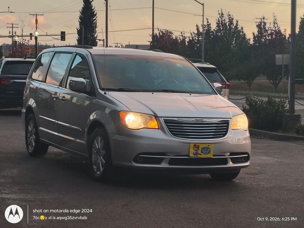 Chrysler Town & Country  2011