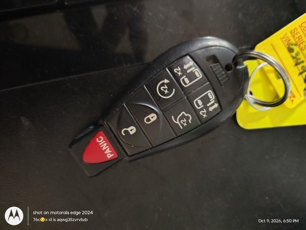 Chrysler Town & Country  2011