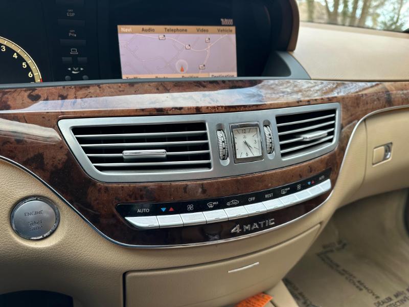 Mercedes-Benz S-Class S550 4MATIC 2009