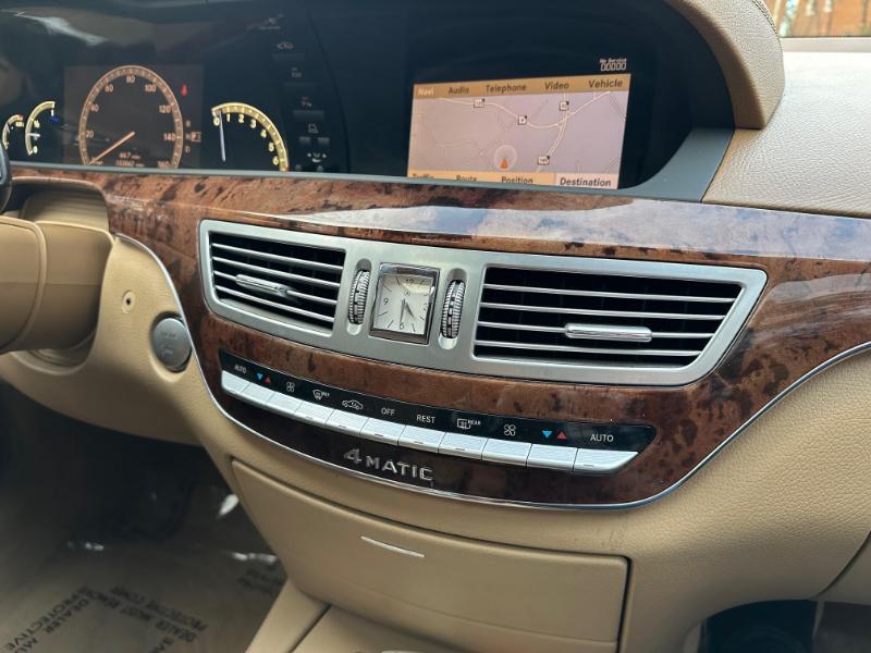 Mercedes-Benz S-Class S550 4MATIC 2009