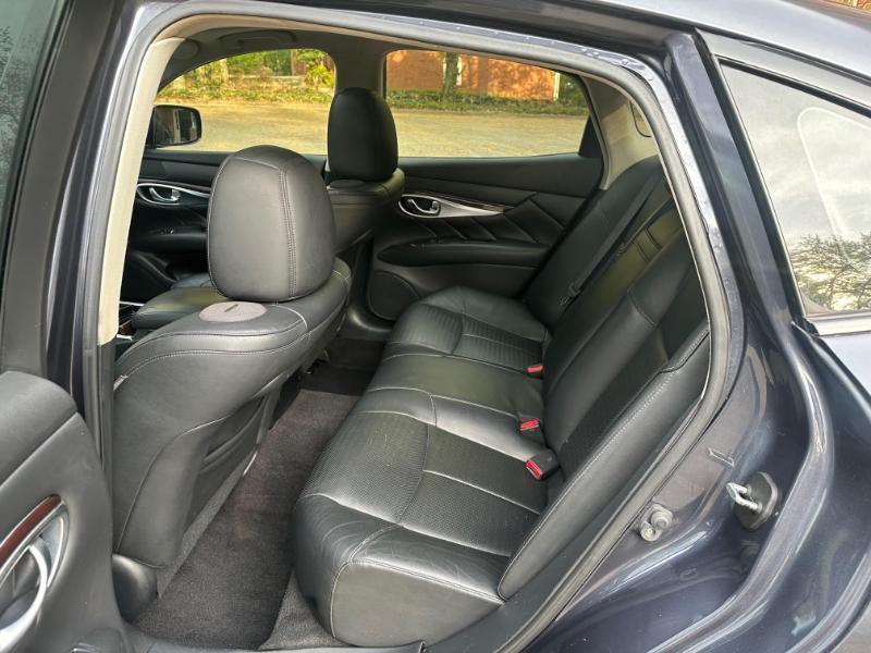 Infiniti M M37 2011