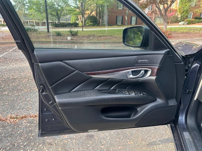 Infiniti M M37 2011