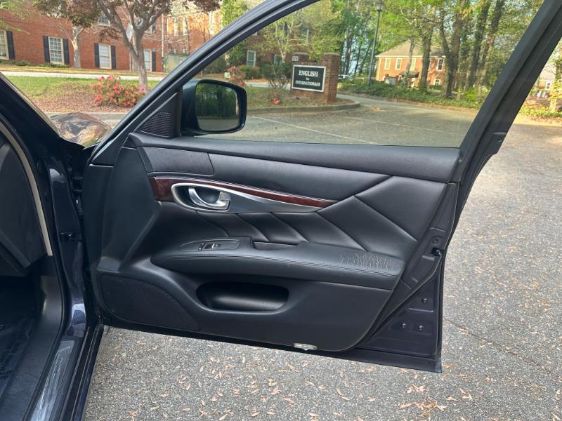 Infiniti M M37 2011