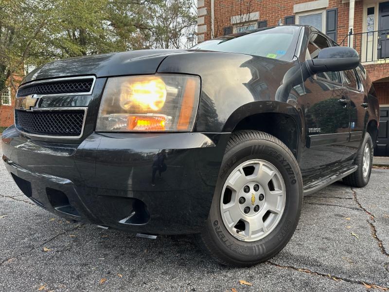 2011 Chevrolet Tahoe LS photo 2