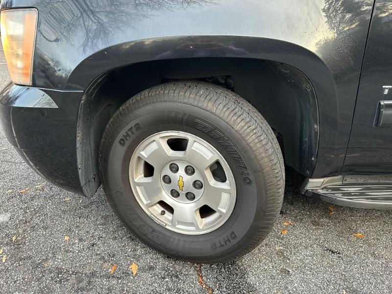 2011 Chevrolet Tahoe LS photo 3