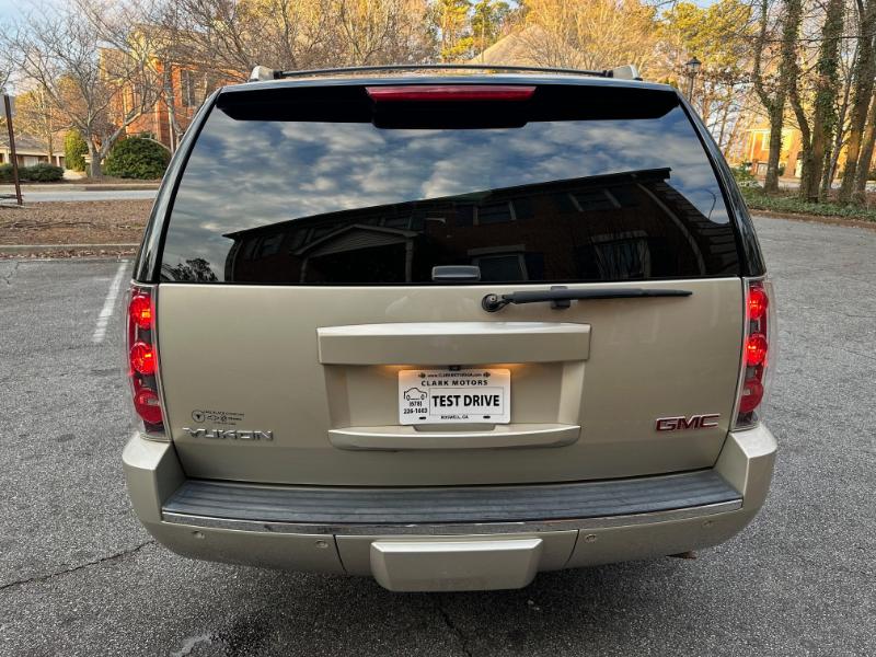 GMC Yukon Denali 2WD 2013