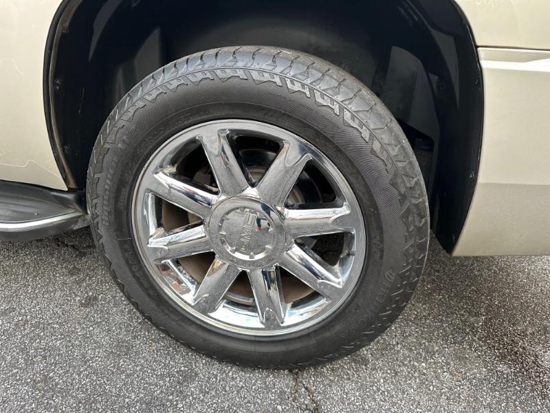 GMC Yukon Denali 2WD 2013