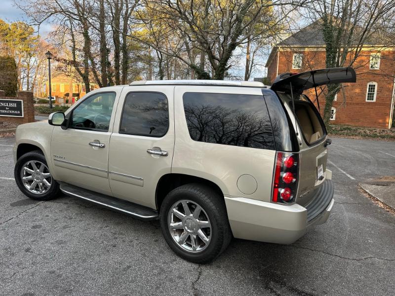GMC Yukon Denali 2WD 2013