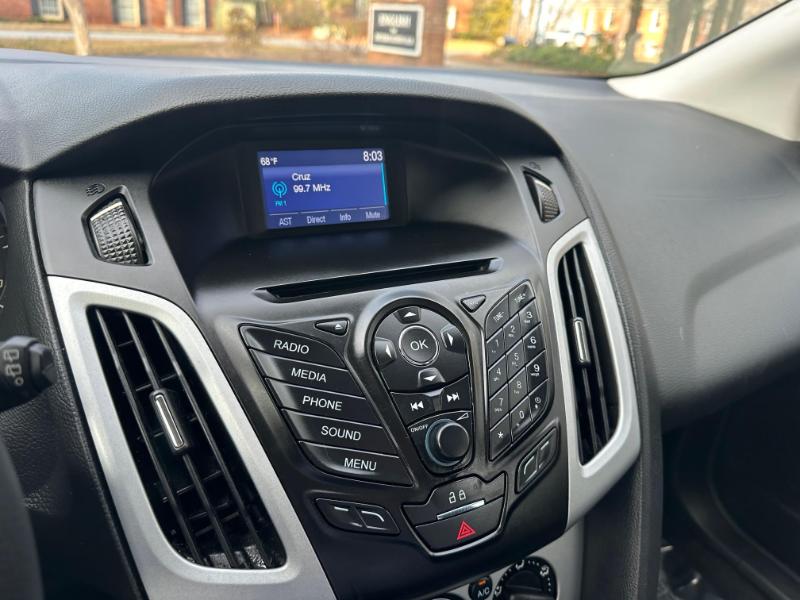 Ford Focus SE Hatch 2014