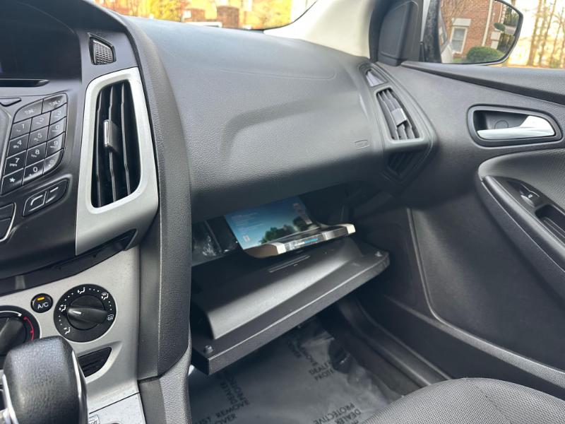 Ford Focus SE Hatch 2014