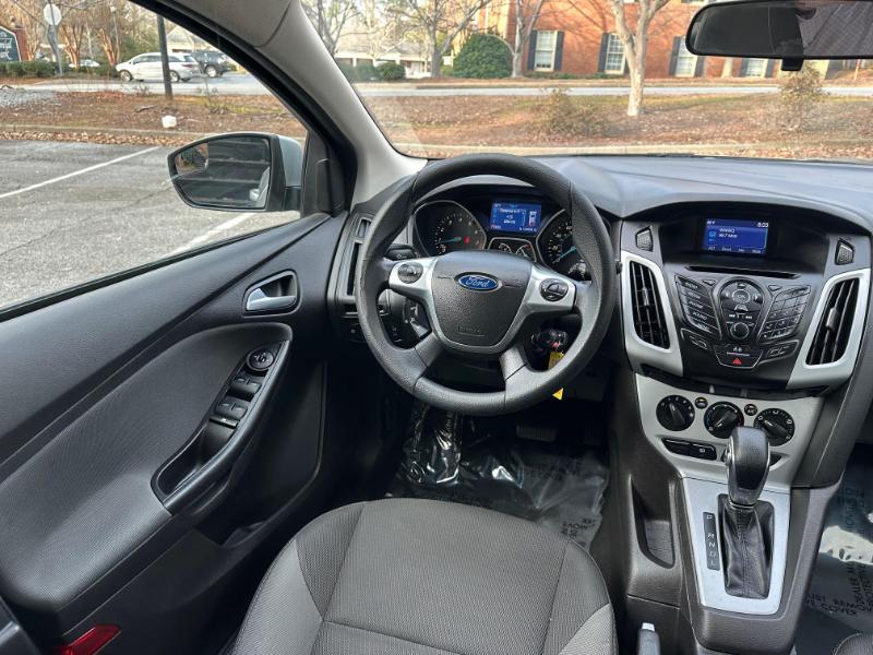 Ford Focus SE Hatch 2014