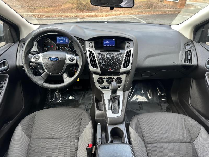 Ford Focus SE Hatch 2014