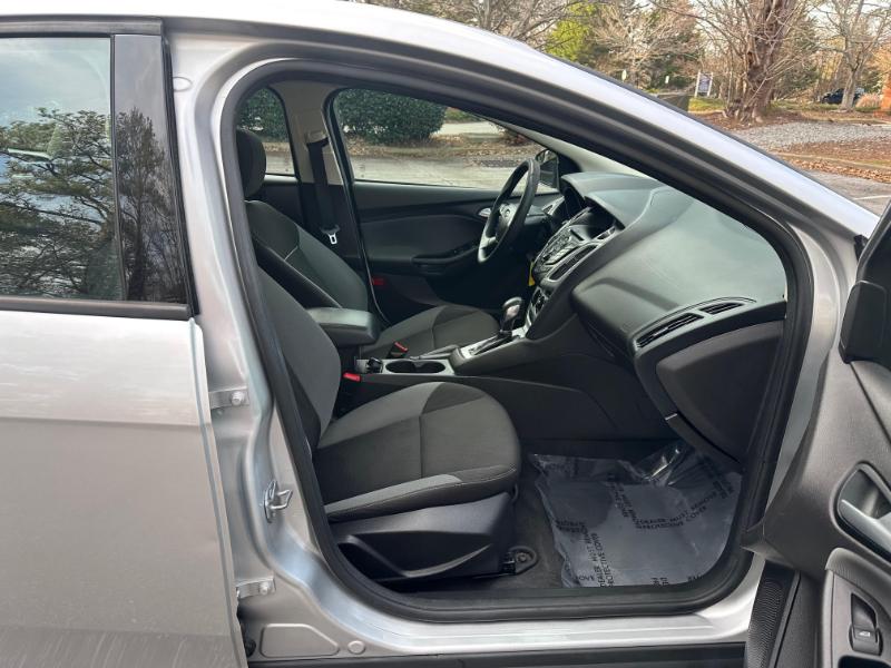 Ford Focus SE Hatch 2014