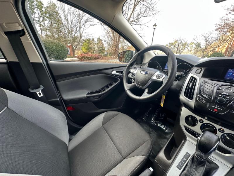 Ford Focus SE Hatch 2014