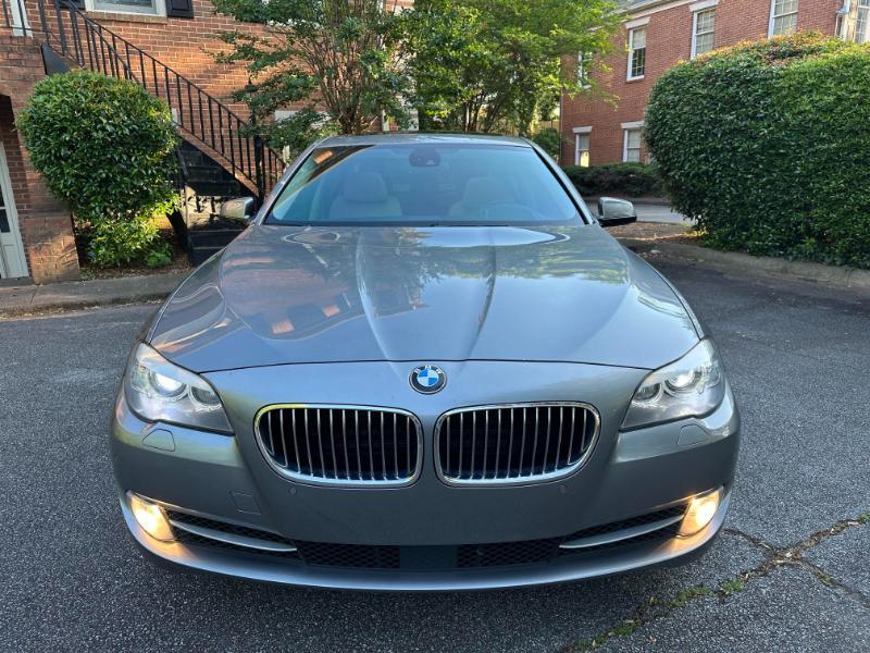 BMW 5-Series 535xi 2011