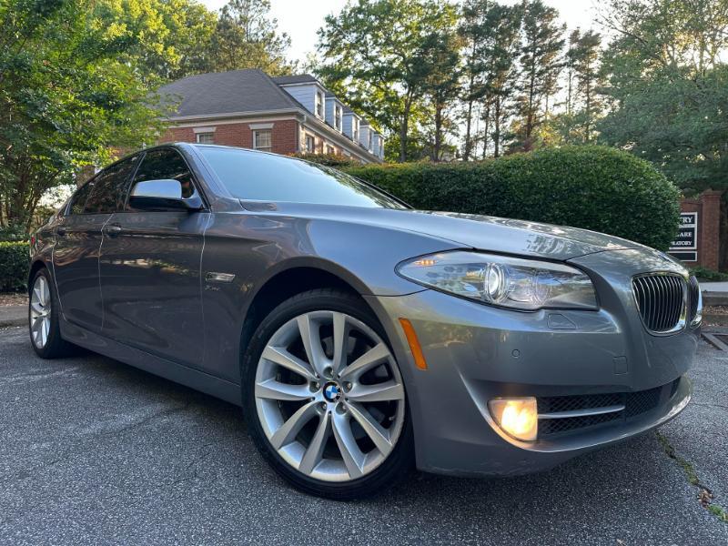 BMW 5-Series 535xi 2011