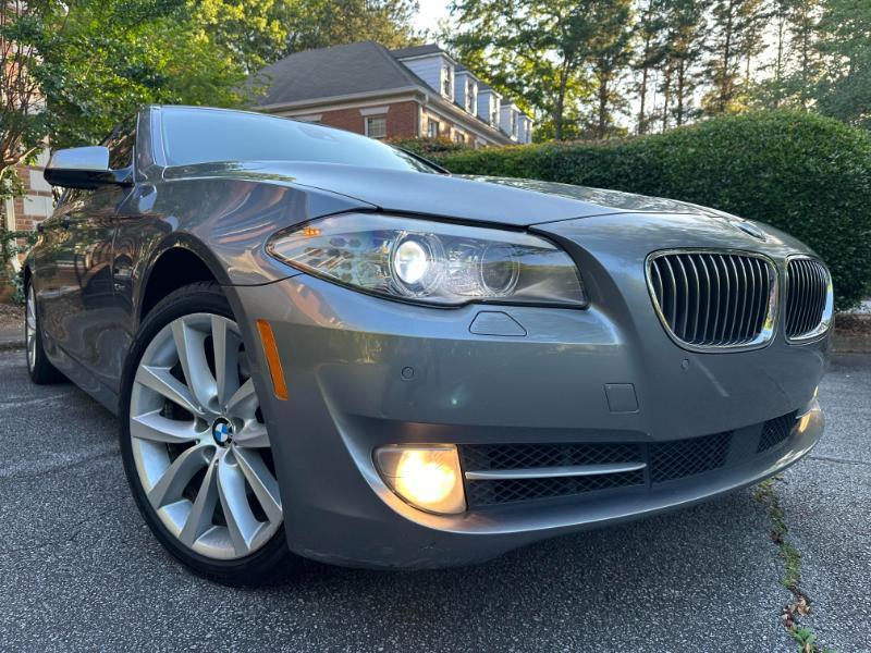 BMW 5-Series 535xi 2011