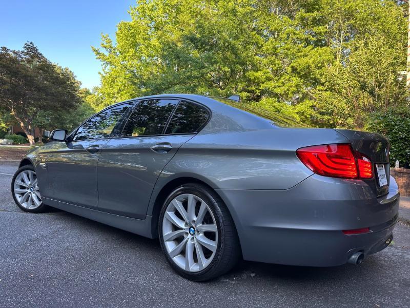 BMW 5-Series 535xi 2011