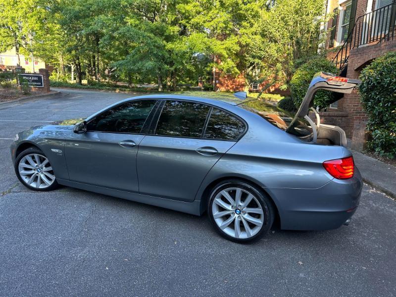 BMW 5-Series 535xi 2011