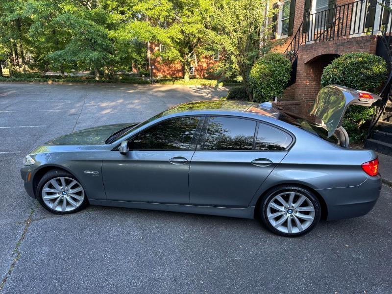BMW 5-Series 535xi 2011