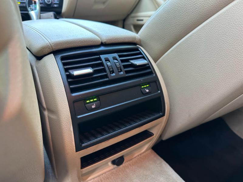 BMW 5-Series 535xi 2011