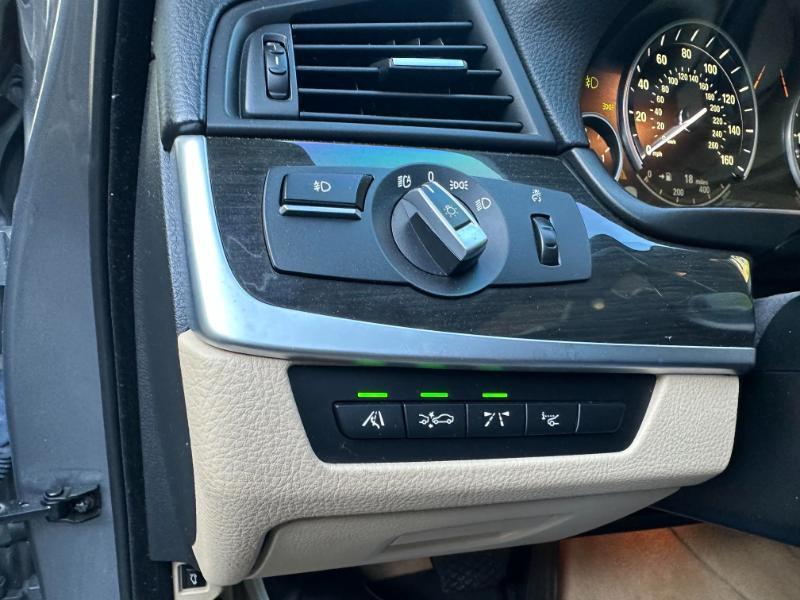 BMW 5-Series 535xi 2011