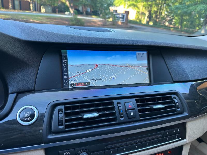 BMW 5-Series 535xi 2011