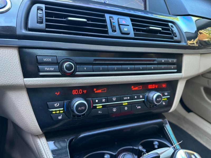 BMW 5-Series 535xi 2011