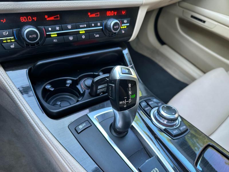 BMW 5-Series 535xi 2011