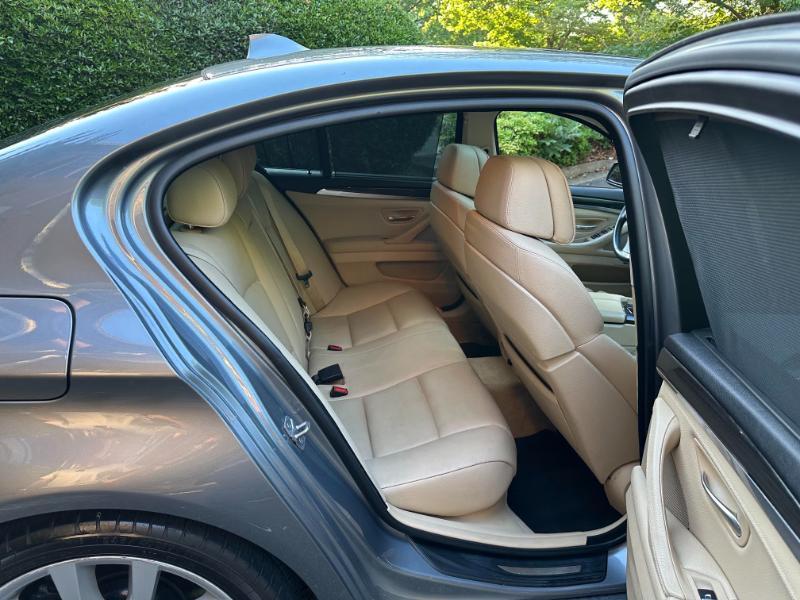 BMW 5-Series 535xi 2011
