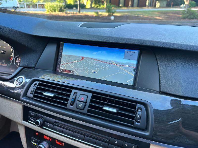 BMW 5-Series 535xi 2011