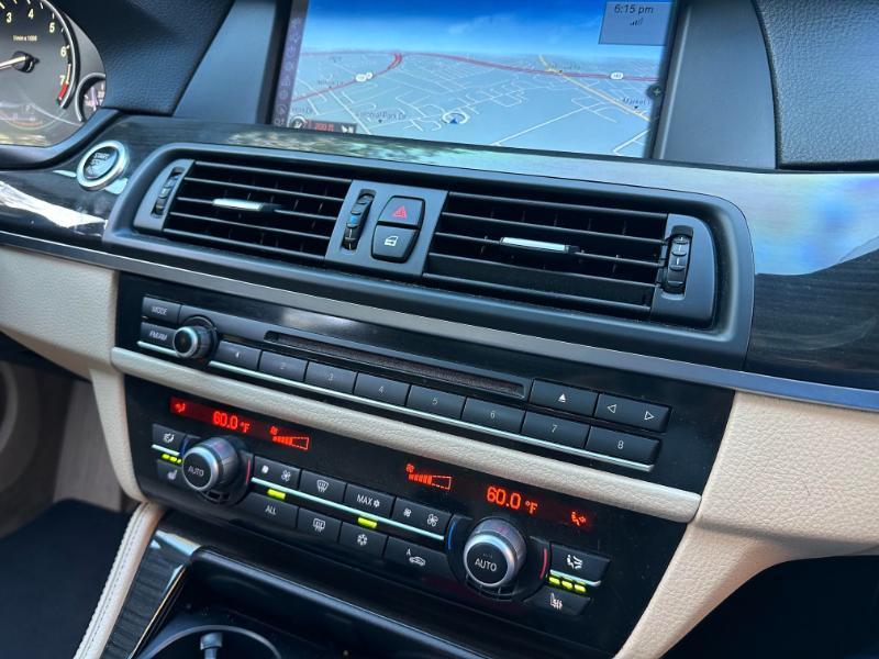 BMW 5-Series 535xi 2011