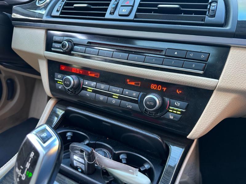 BMW 5-Series 535xi 2011