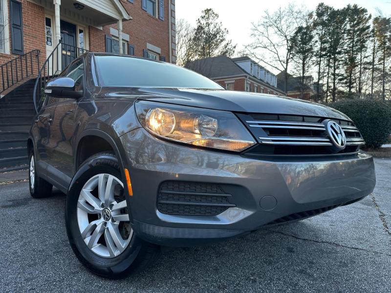 Volkswagen Tiguan SE 2012