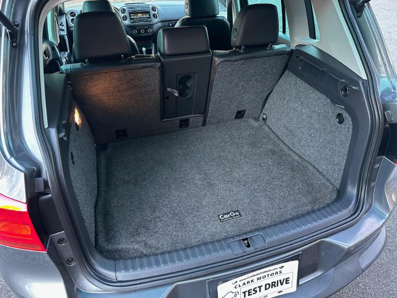 Volkswagen Tiguan SE 2012