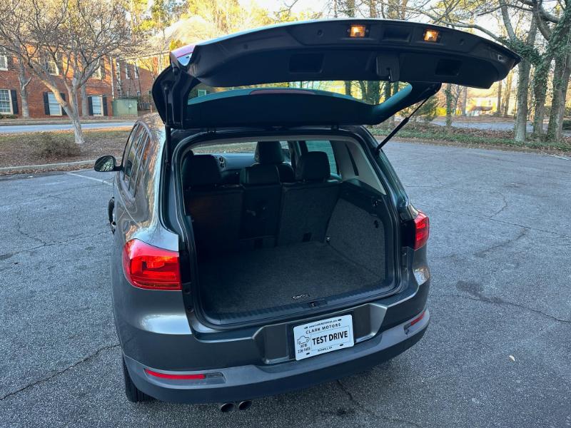 Volkswagen Tiguan SE 2012