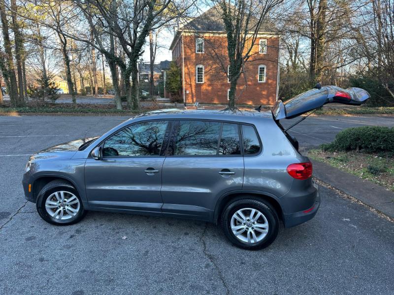 Volkswagen Tiguan SE 2012