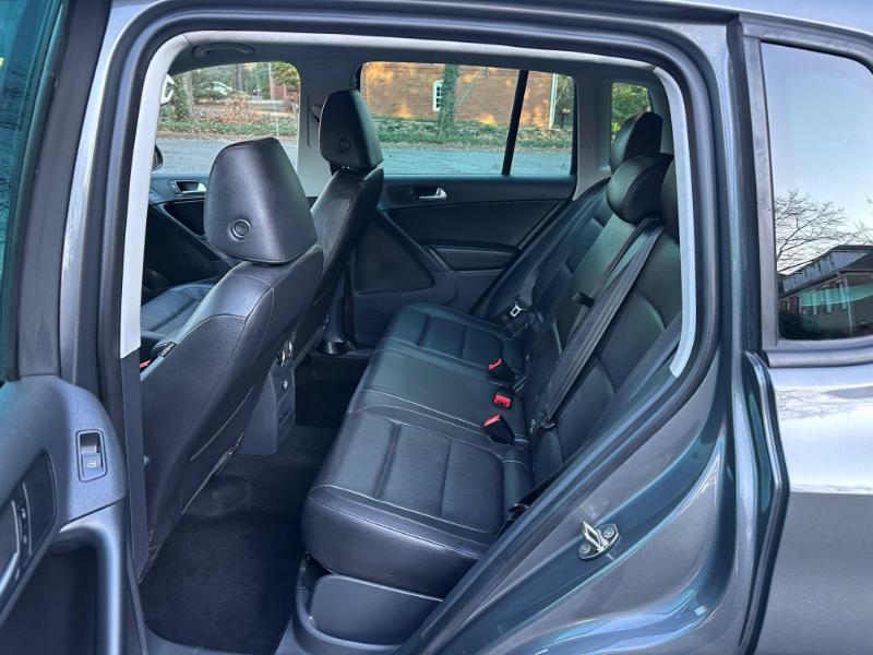 Volkswagen Tiguan SE 2012