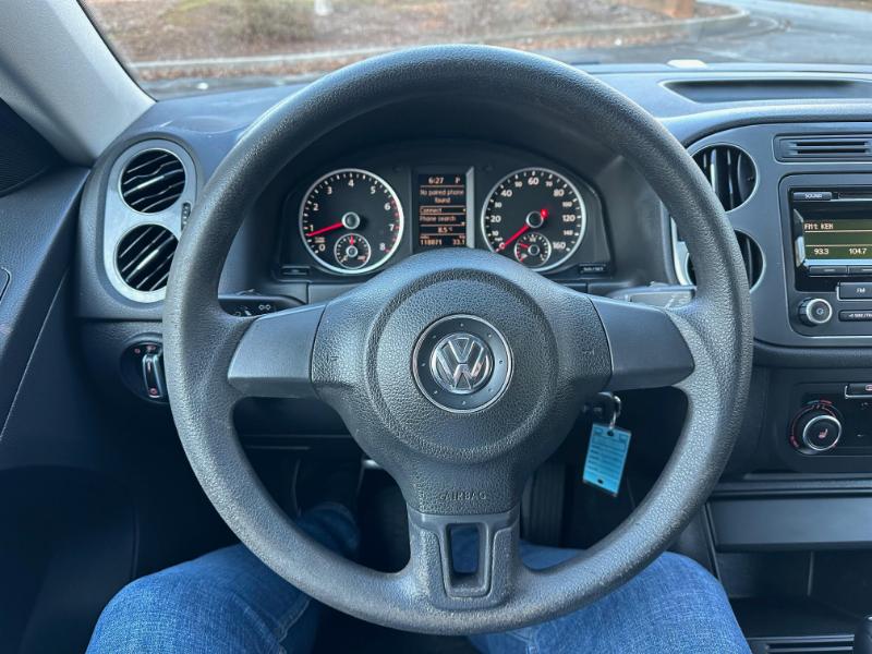 Volkswagen Tiguan SE 2012