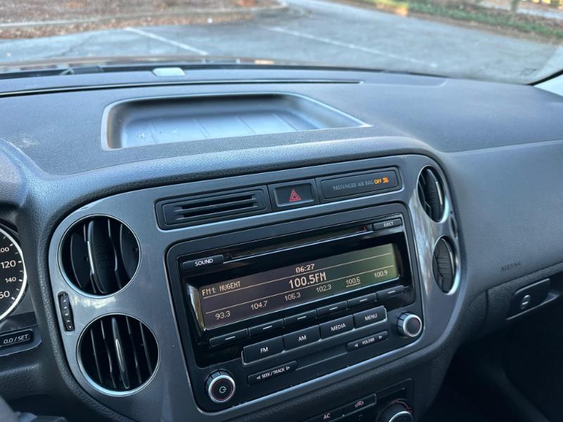 Volkswagen Tiguan SE 2012