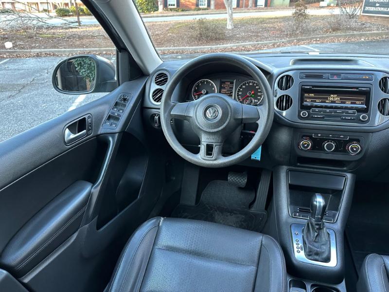 Volkswagen Tiguan SE 2012
