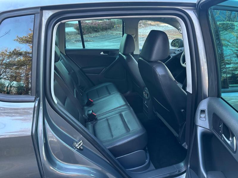 Volkswagen Tiguan SE 2012