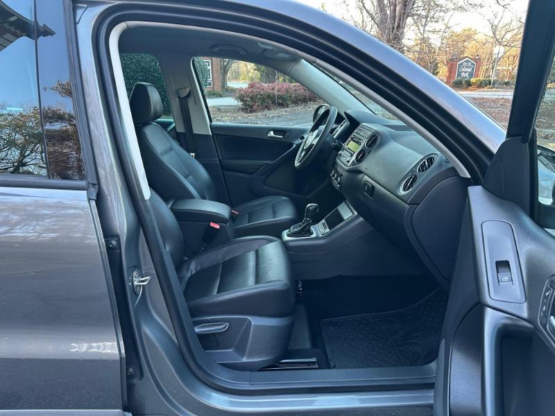 Volkswagen Tiguan SE 2012