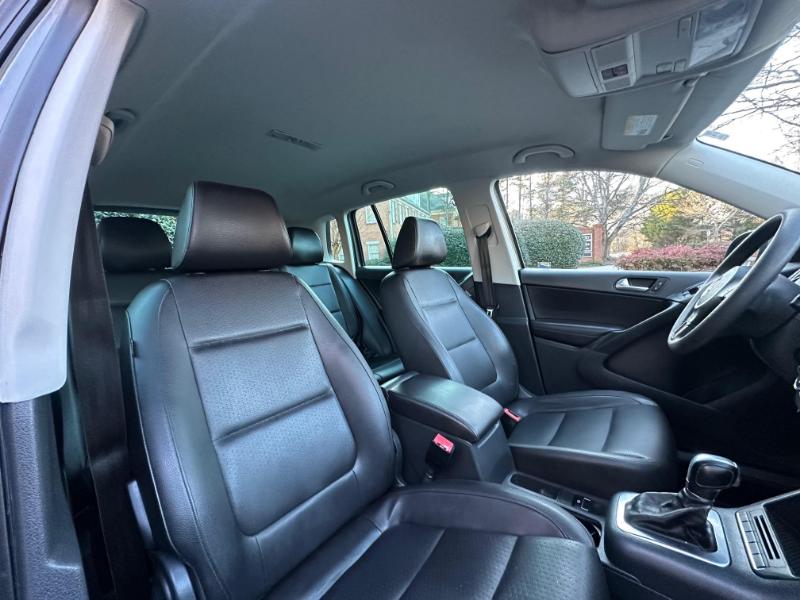 Volkswagen Tiguan SE 2012