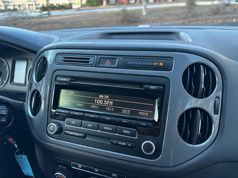 Volkswagen Tiguan SE 2012